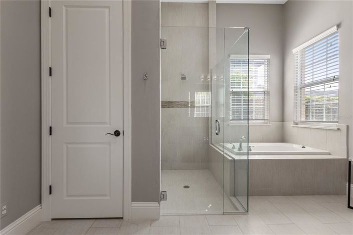 Image No.40-6 Bed Property for sale