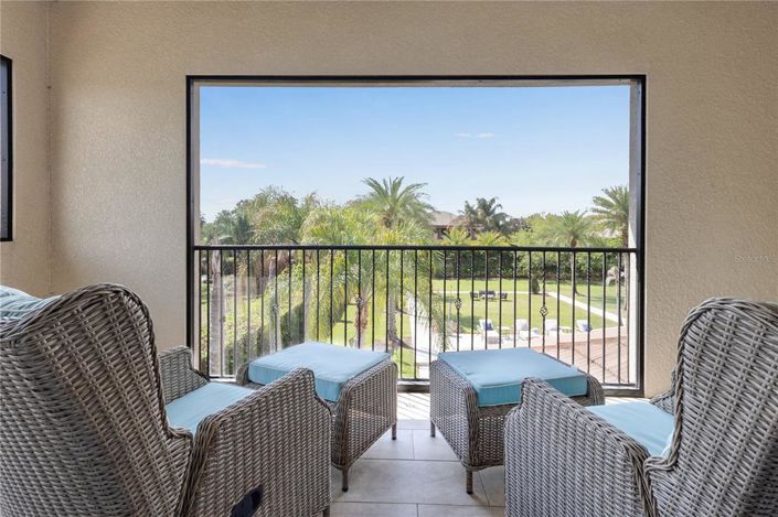 Image No.45-6 Bed Property for sale