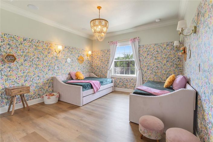 Image No.50-6 Bed Property for sale