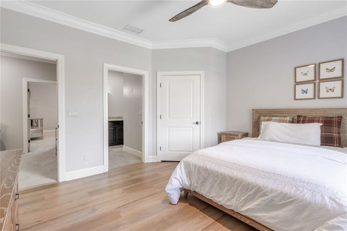 Image No.53-6 Bed Property for sale