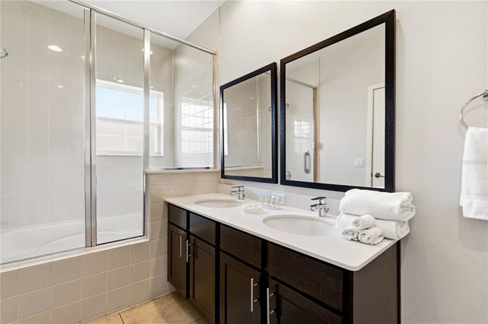 Image No.14-2 Bed Townhouse for sale