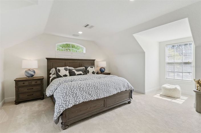 Image No.17-4 Bed Property for sale