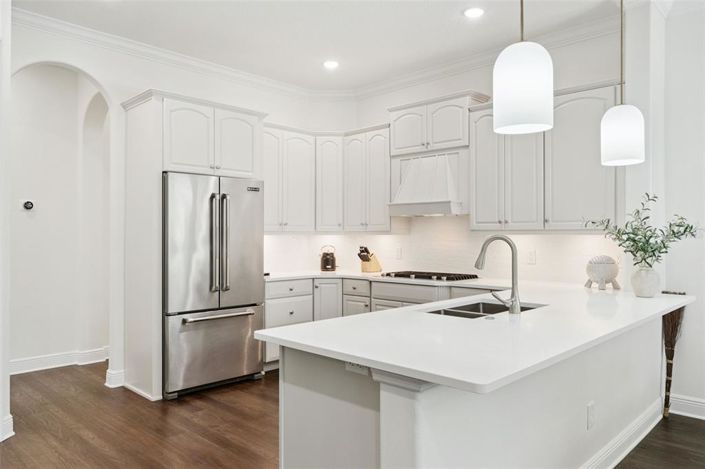 Image No.28-4 Bed Property for sale