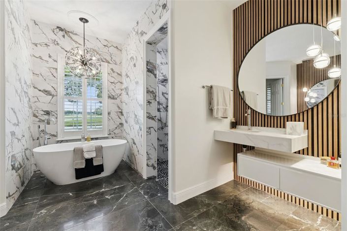 Image No.37-4 Bed Property for sale