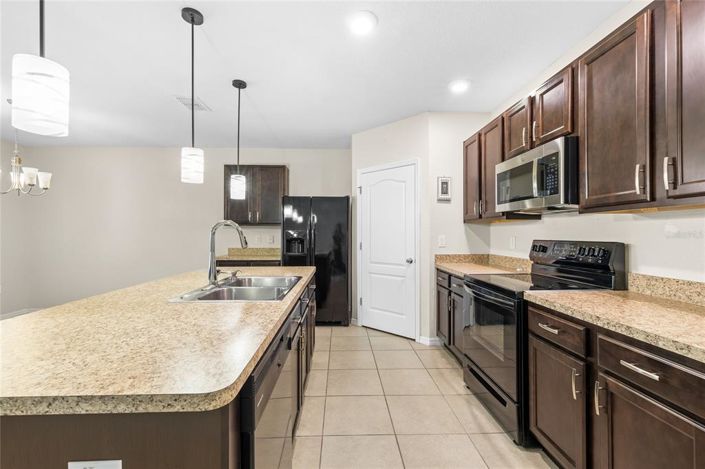 Image No.3-Propriété de 4 chambres à vendre à Clermont