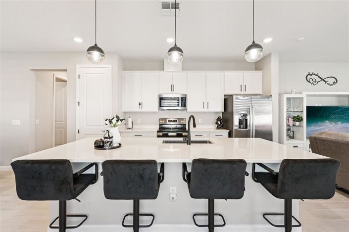 Image No.3-3 Bed Property for sale