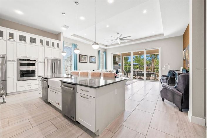 Image No.11-6 Bed Property for sale