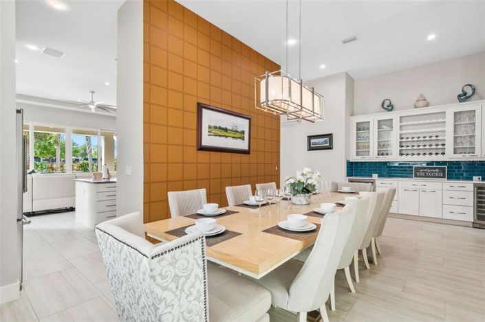 Image No.18-6 Bed Property for sale