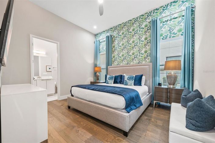 Image No.27-6 Bed Property for sale