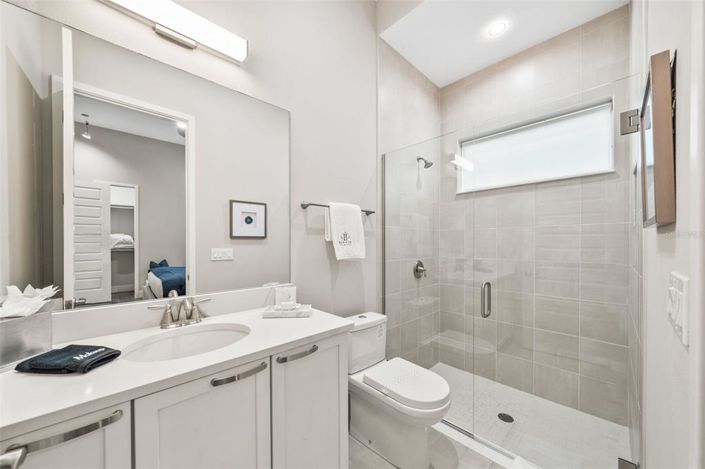 Image No.29-6 Bed Property for sale