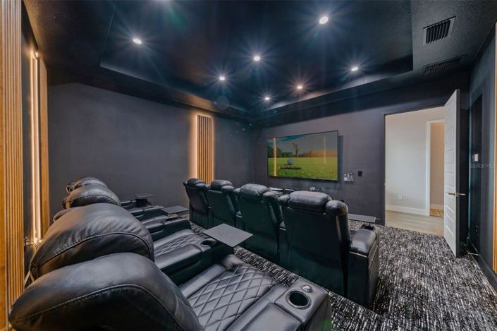 Image No.39-6 Bed Property for sale