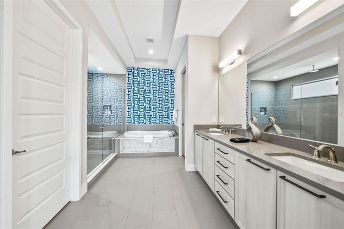 Image No.43-6 Bed Property for sale