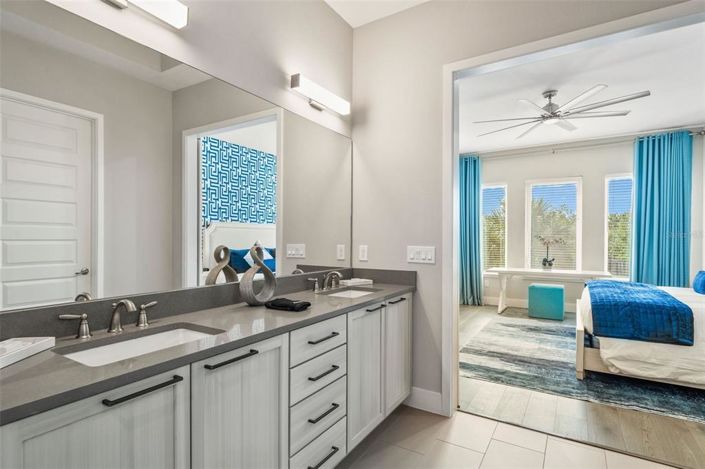 Image No.44-6 Bed Property for sale