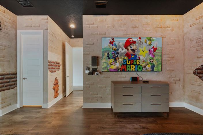 Image No.55-6 Bed Property for sale