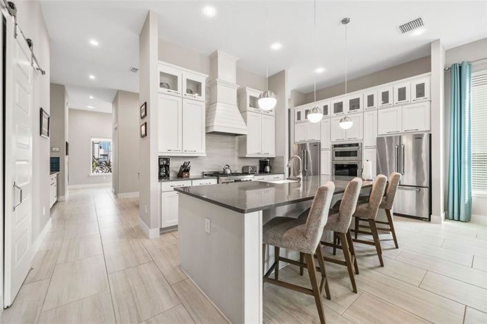 Image No.9-6 Bed Property for sale