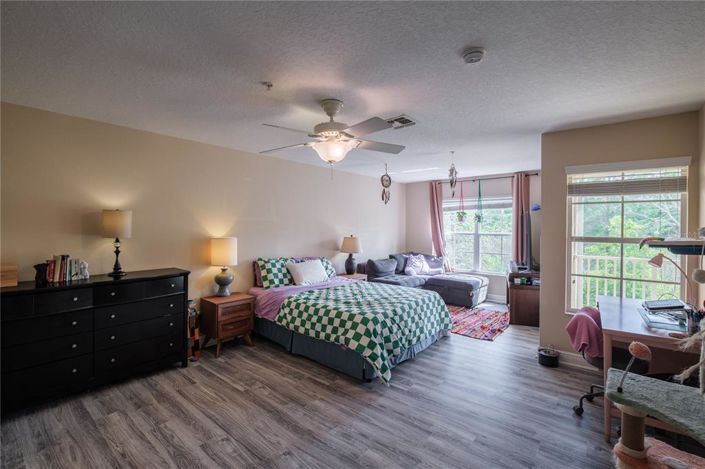 Image No.17-3 Bed Townhouse for sale