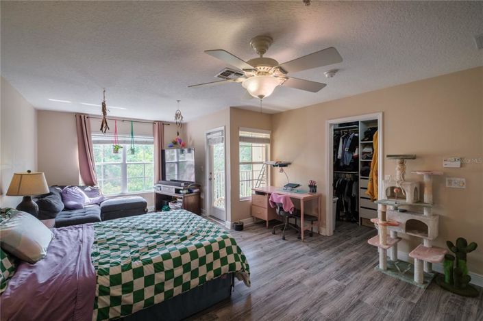 Image No.20-3 Bed Townhouse for sale