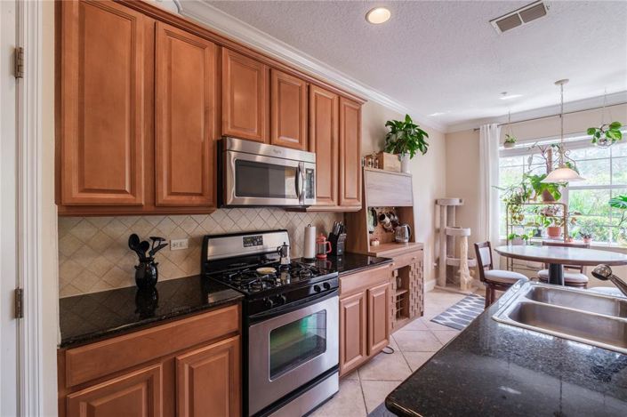 Image No.6-3 Bed Townhouse for sale