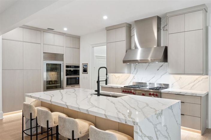 Image No.12-3 Bed Property for sale