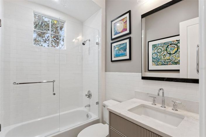 Image No.30-3 Bed Property for sale