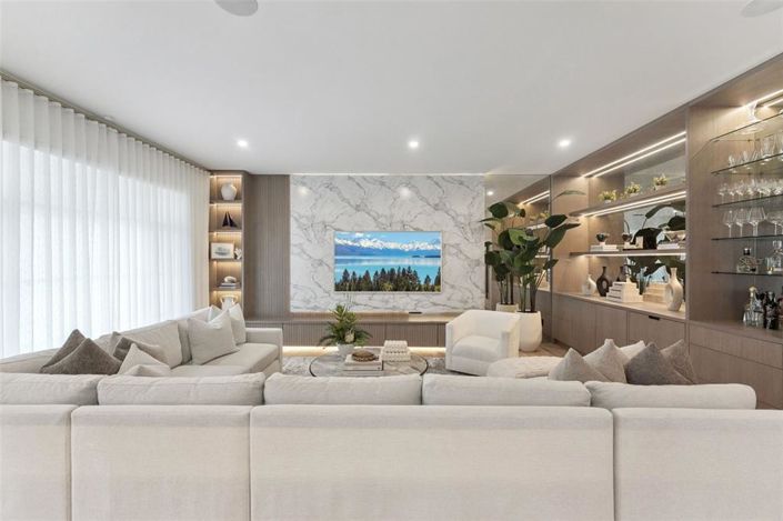 Image No.5-3 Bed Property for sale