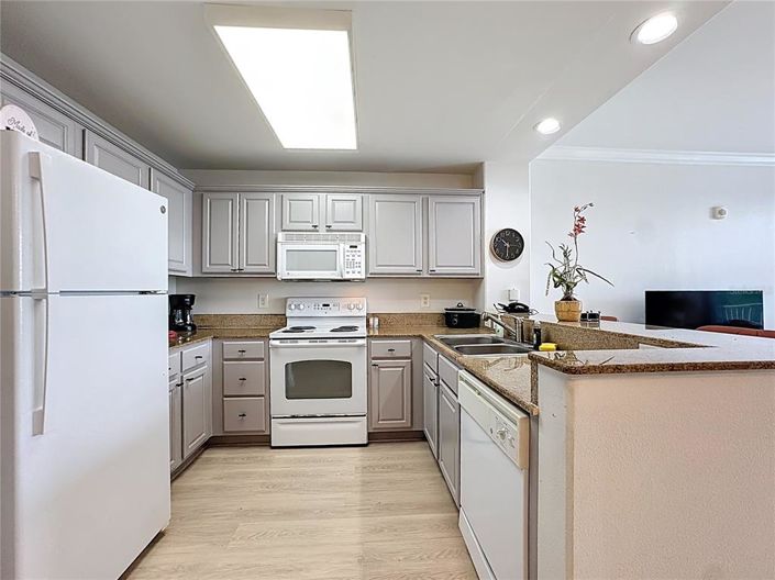 Image No.11-1 Bed Property for sale