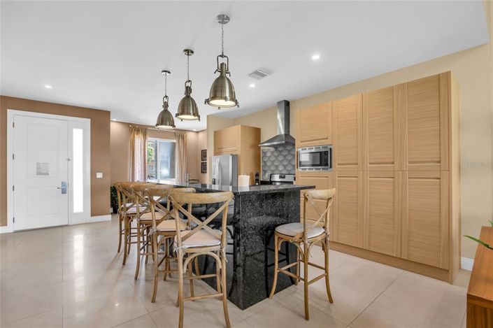 Image No.15-4 Bed Townhouse for sale