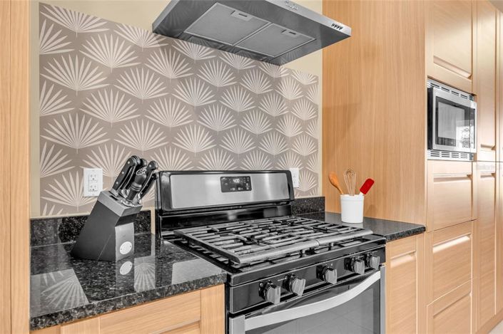 Image No.19-4 Bed Townhouse for sale