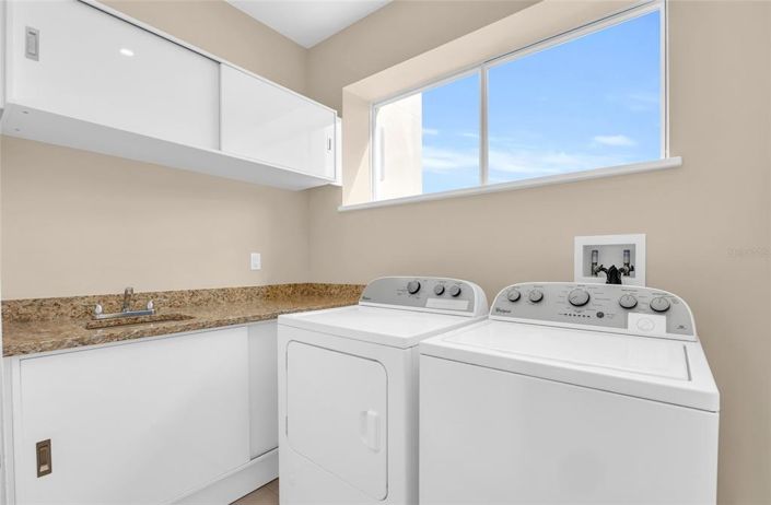 Image No.32-4 Bed Townhouse for sale