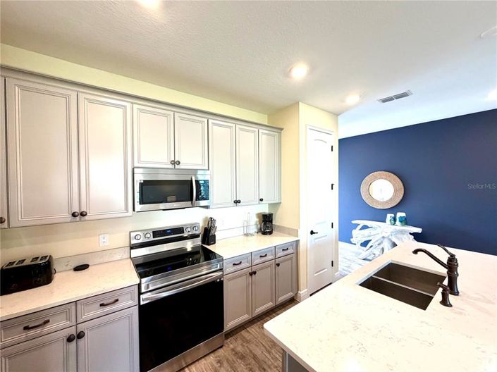 Image No.6-2 Bed Townhouse for sale