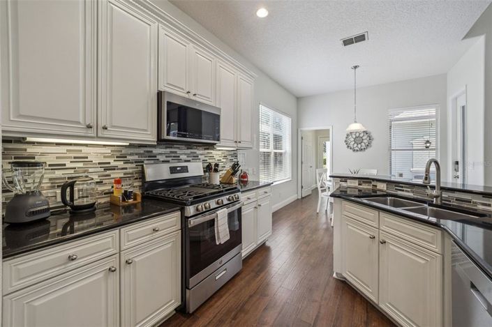 Image No.13-5 Bed Property for sale