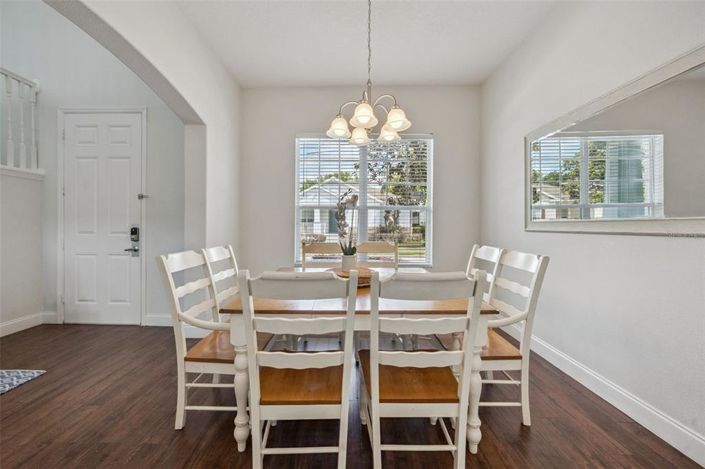 Image No.15-5 Bed Property for sale