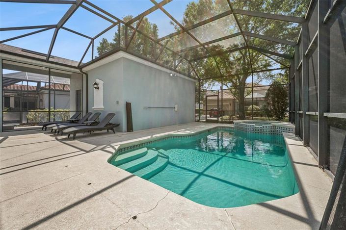 Image No.22-5 Bed Property for sale