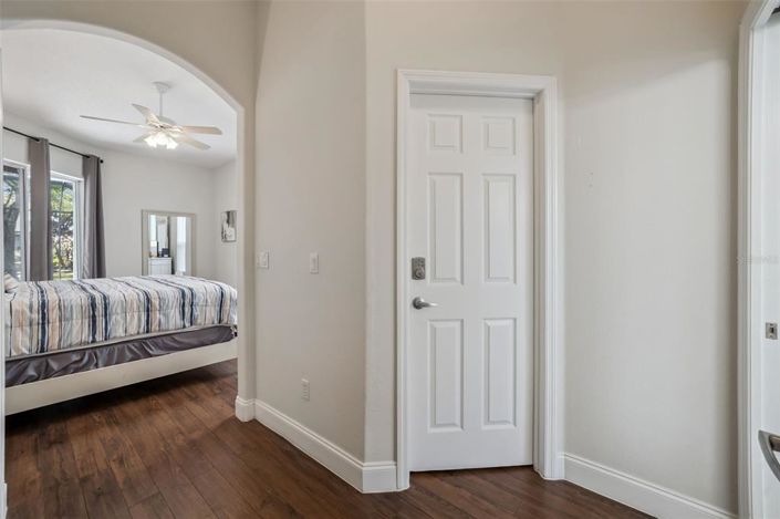 Image No.25-5 Bed Property for sale