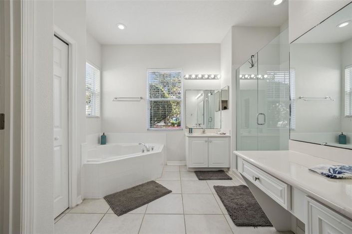 Image No.29-5 Bed Property for sale