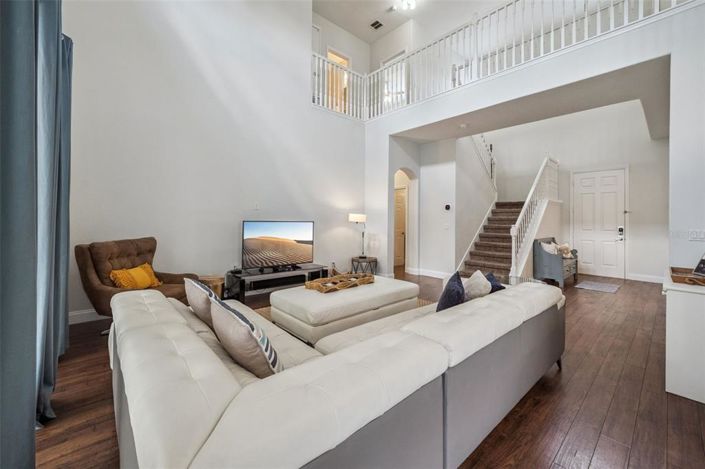 Image No.9-5 Bed Property for sale