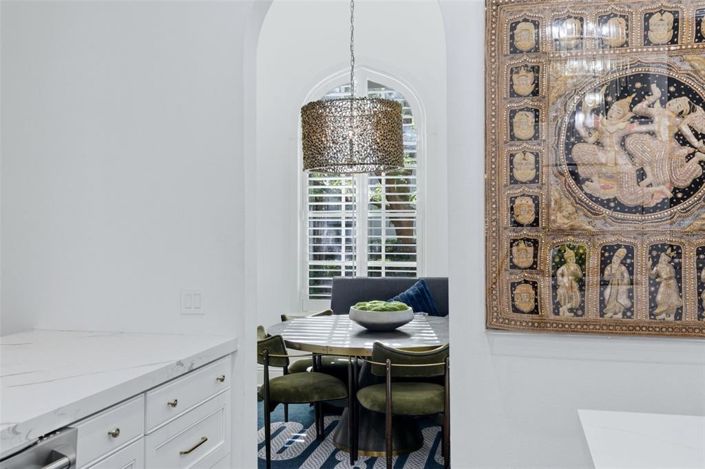 Image No.30-4 Bed Property for sale