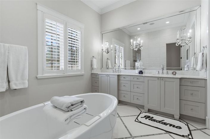 Image No.41-4 Bed Property for sale