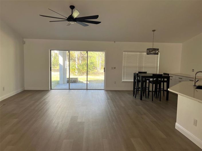 Image No.2-Propriété de 4 chambres à vendre à Kissimmee