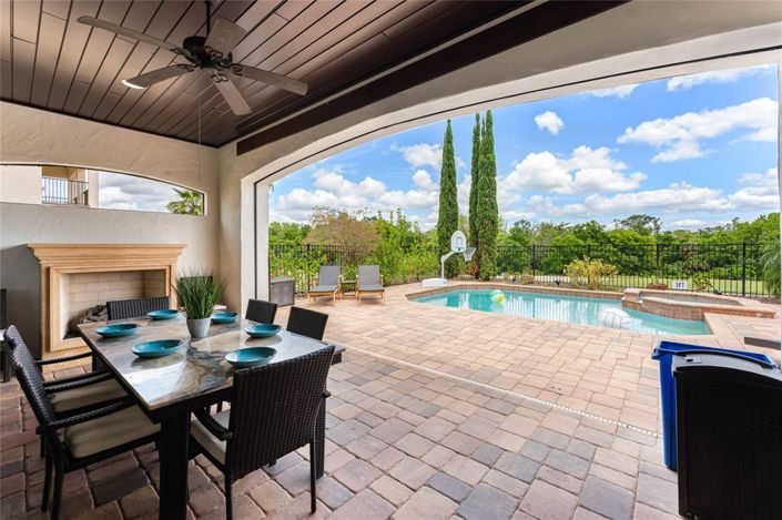 Image No.18-5 Bed Property for sale