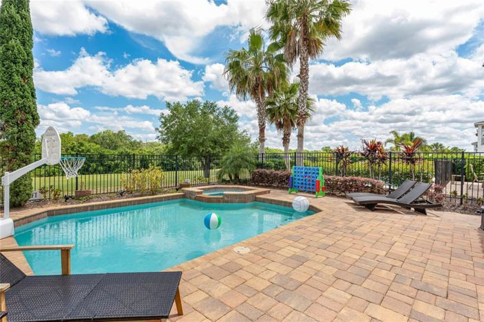 Image No.23-5 Bed Property for sale