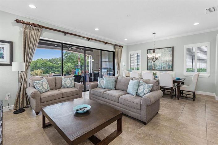 Image No.3-5 Bed Property for sale