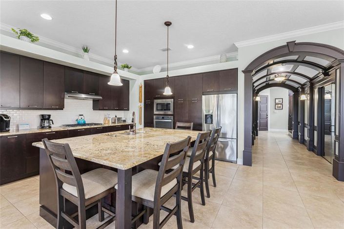 Image No.6-5 Bed Property for sale