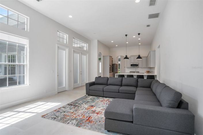 Image No.18-5 Bed Property for sale