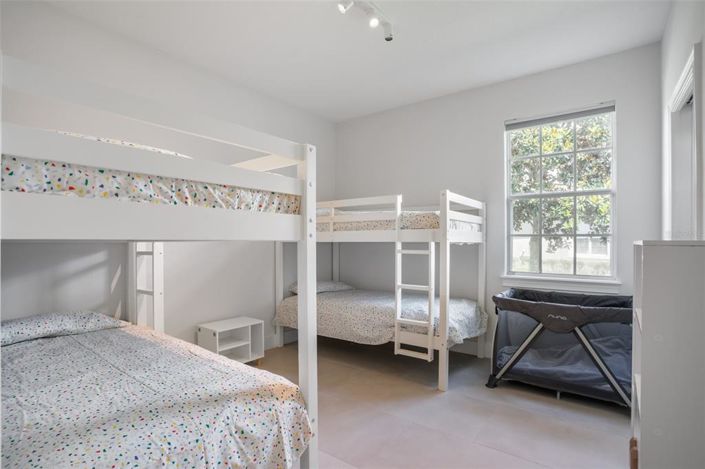 Image No.23-5 Bed Property for sale