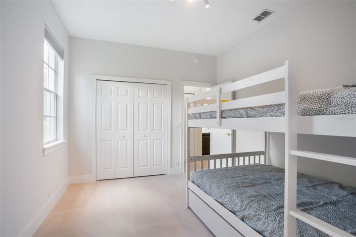 Image No.33-5 Bed Property for sale