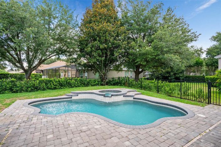 Image No.37-5 Bed Property for sale