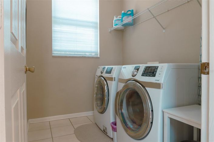 Image No.19-5 Bed Property for sale