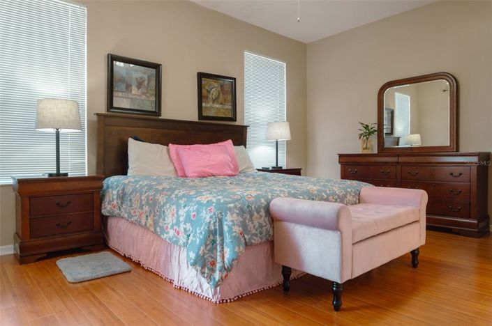 Image No.20-5 Bed Property for sale