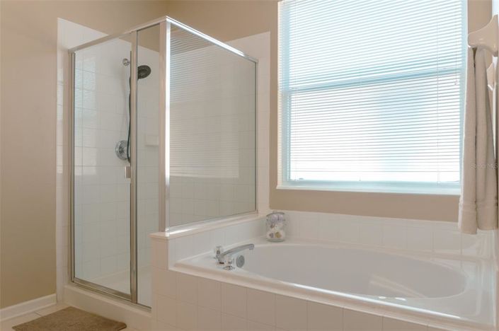 Image No.26-5 Bed Property for sale